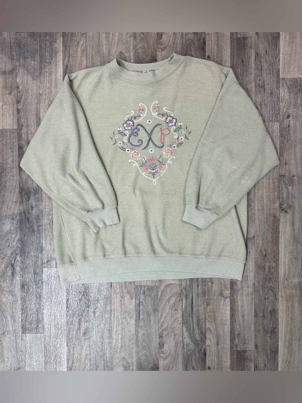 Vintage Express Athletique Sage Floral Embroidered Sherpa Fleece Pullover Large